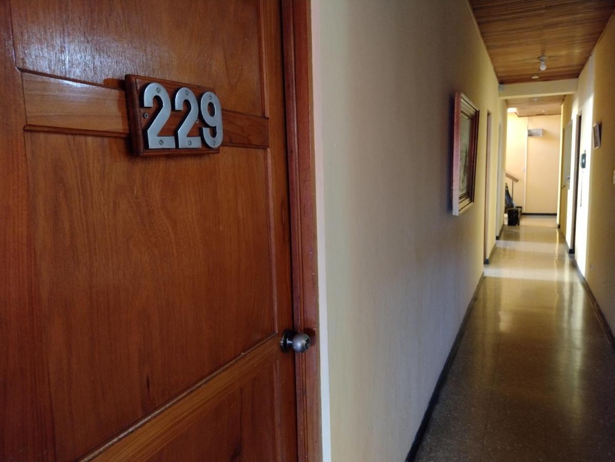 Hotel Alajuela Costa Rica Airport エクステリア 写真